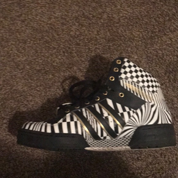 Shoes - Picture 4 of 7